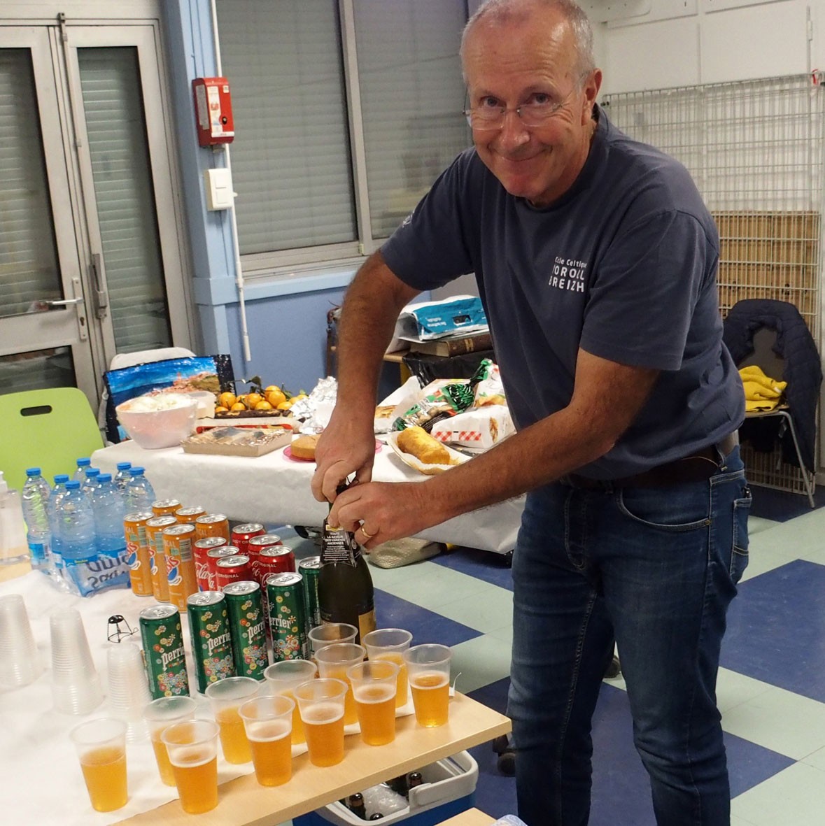 19102021 michel prepare les boissons
