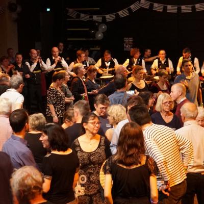 Bagad pariz et danseurs a savigny