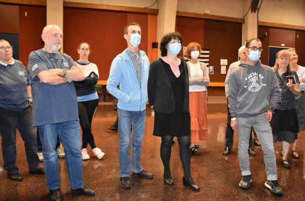 Devant des stagiaires attentifs 1